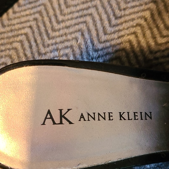 Anne Klein Size 9 pumps. - Picture 3 of 3